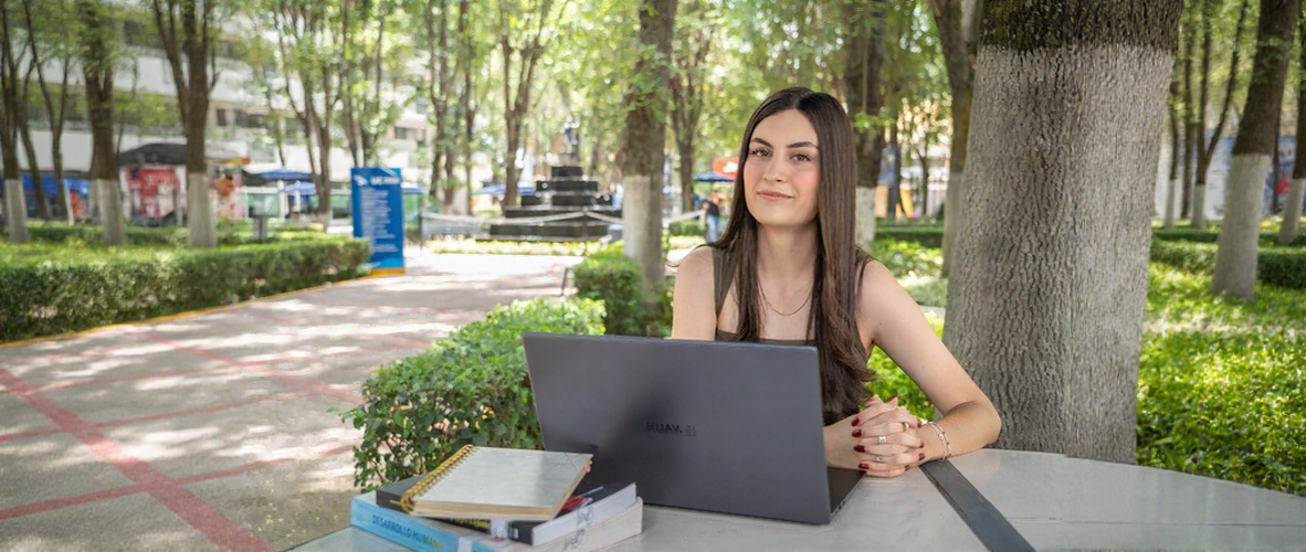 Carreras del área de Humanidades y Ciencias sociales de la UCG