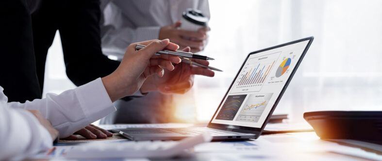 Esto es lo que debes hacer para encontrar trabajo antes de graduarte de Contaduría